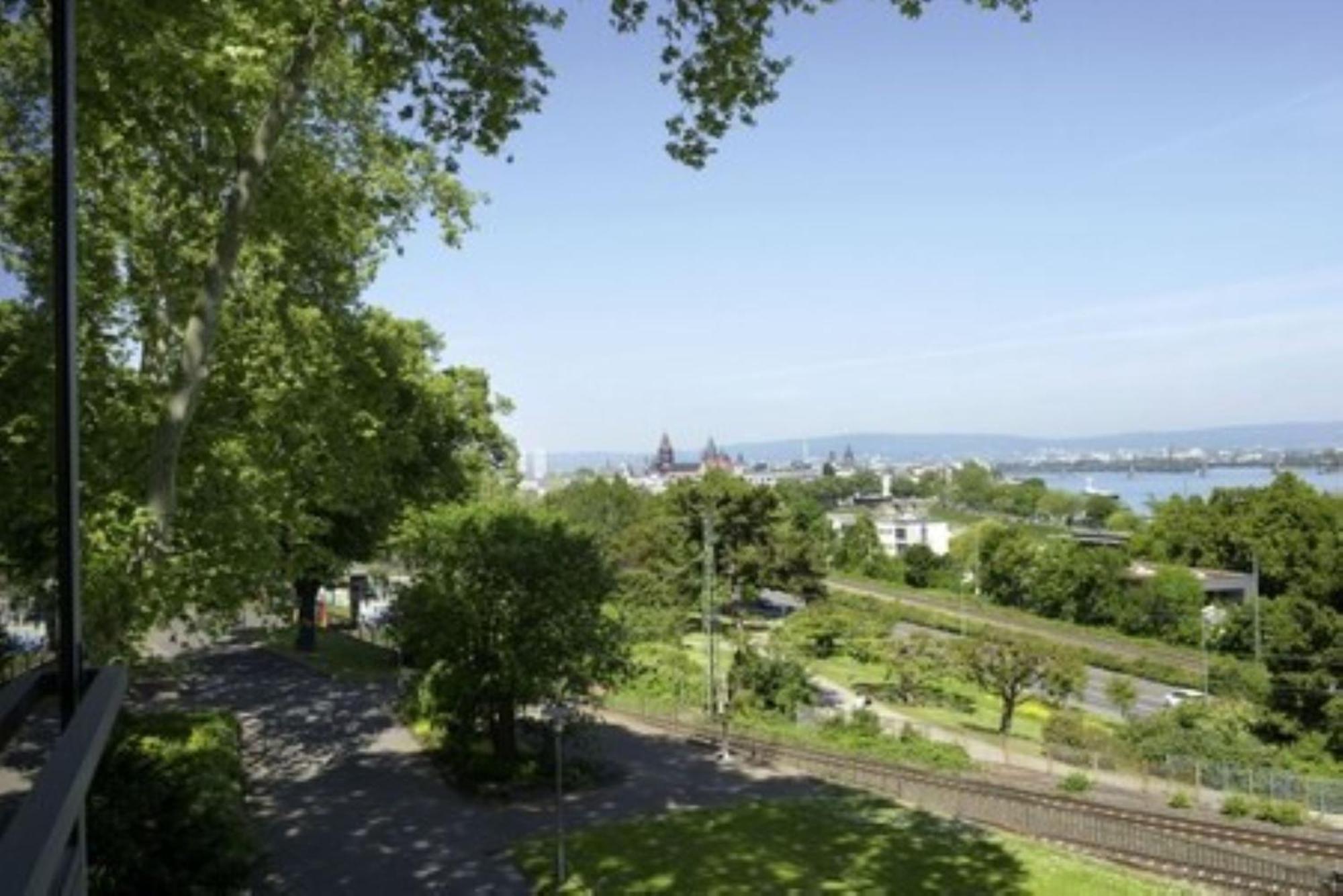 Favorite Parkhotel Майнц Екстериор снимка